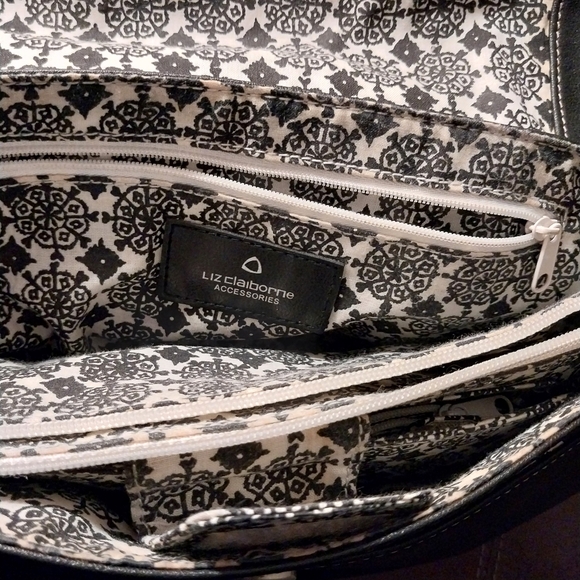 Handbag - Picture 9 of 10